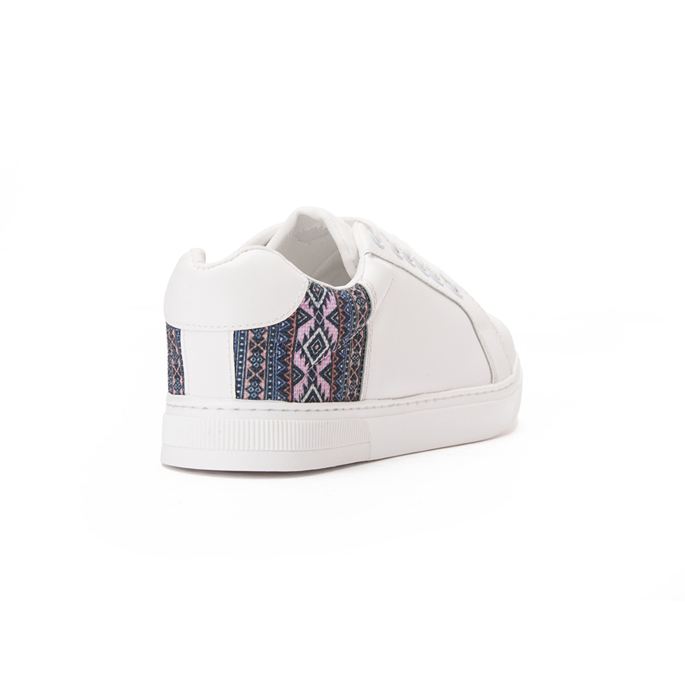 Women fashion sneaker with pink side details - White