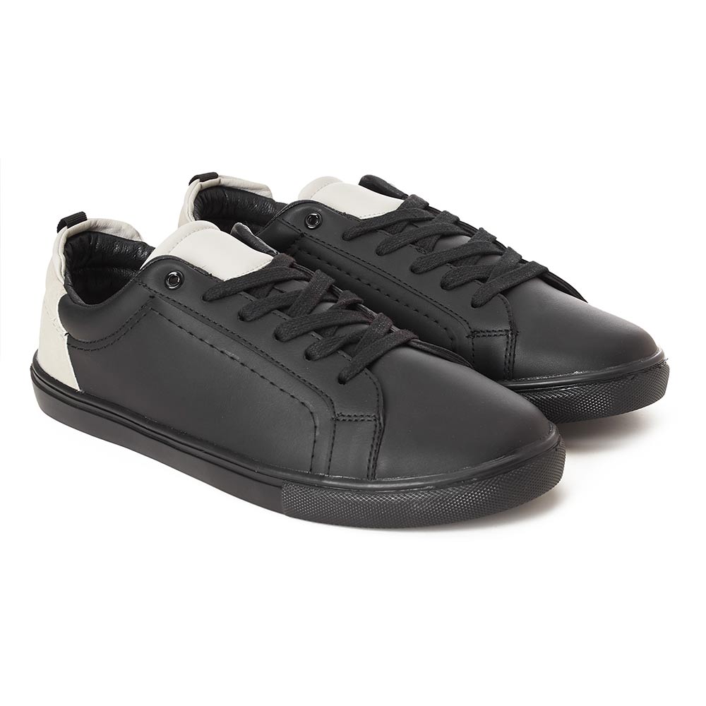 Men-sneakers-with-grey-heel-black-4