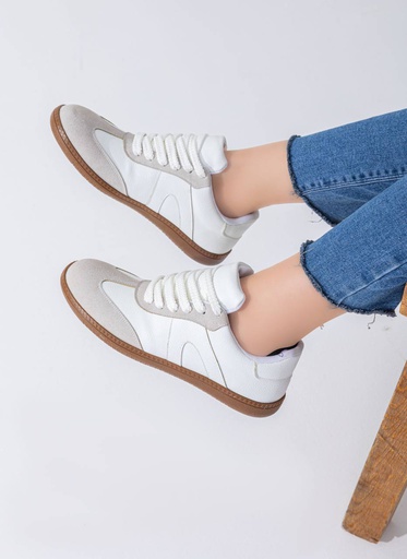 Women's stylish sneakers - White